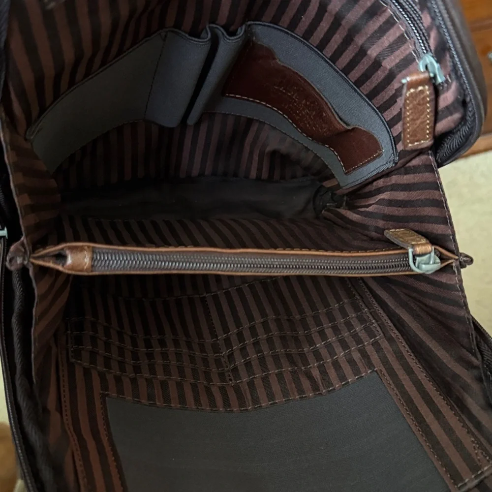 Jack Georges Buffalo Leather Voyager Convertible Backpack EUC Ret $222 Dk Brown